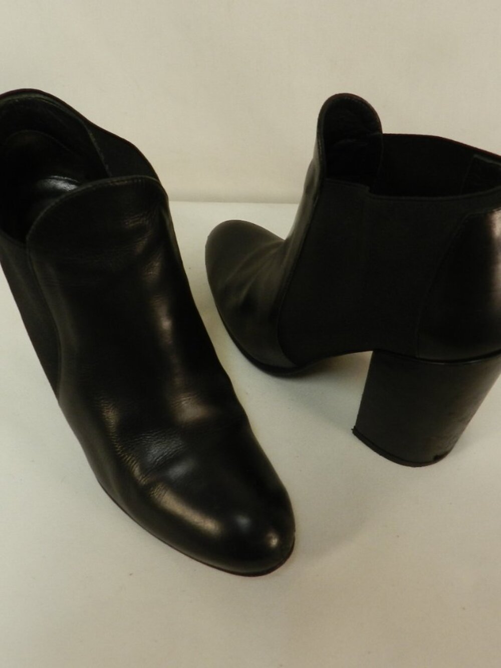 Stuart Weitzman Leather ankle block heeled boots booties w/ stretch Size Sz 7